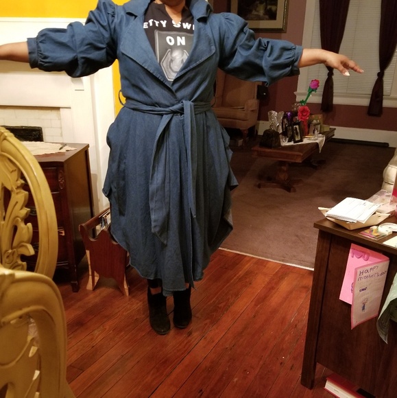 Coat - Picture 3 of 4